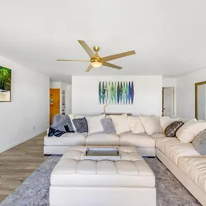 Newly Renovated With Sup Paddle Boards And Golf Clubs Included Apartment Kailua-Kona